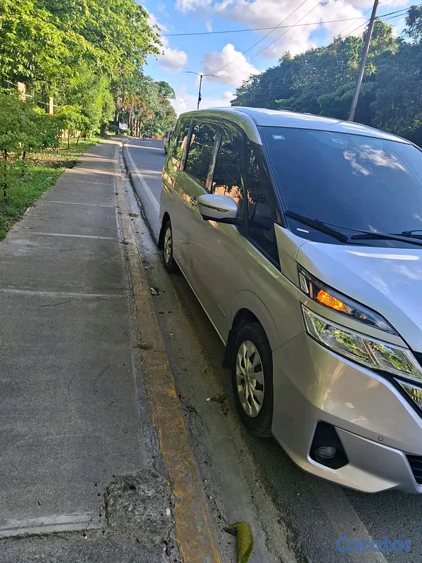 jeepetas y camionetas - Nissan serena 2019 3