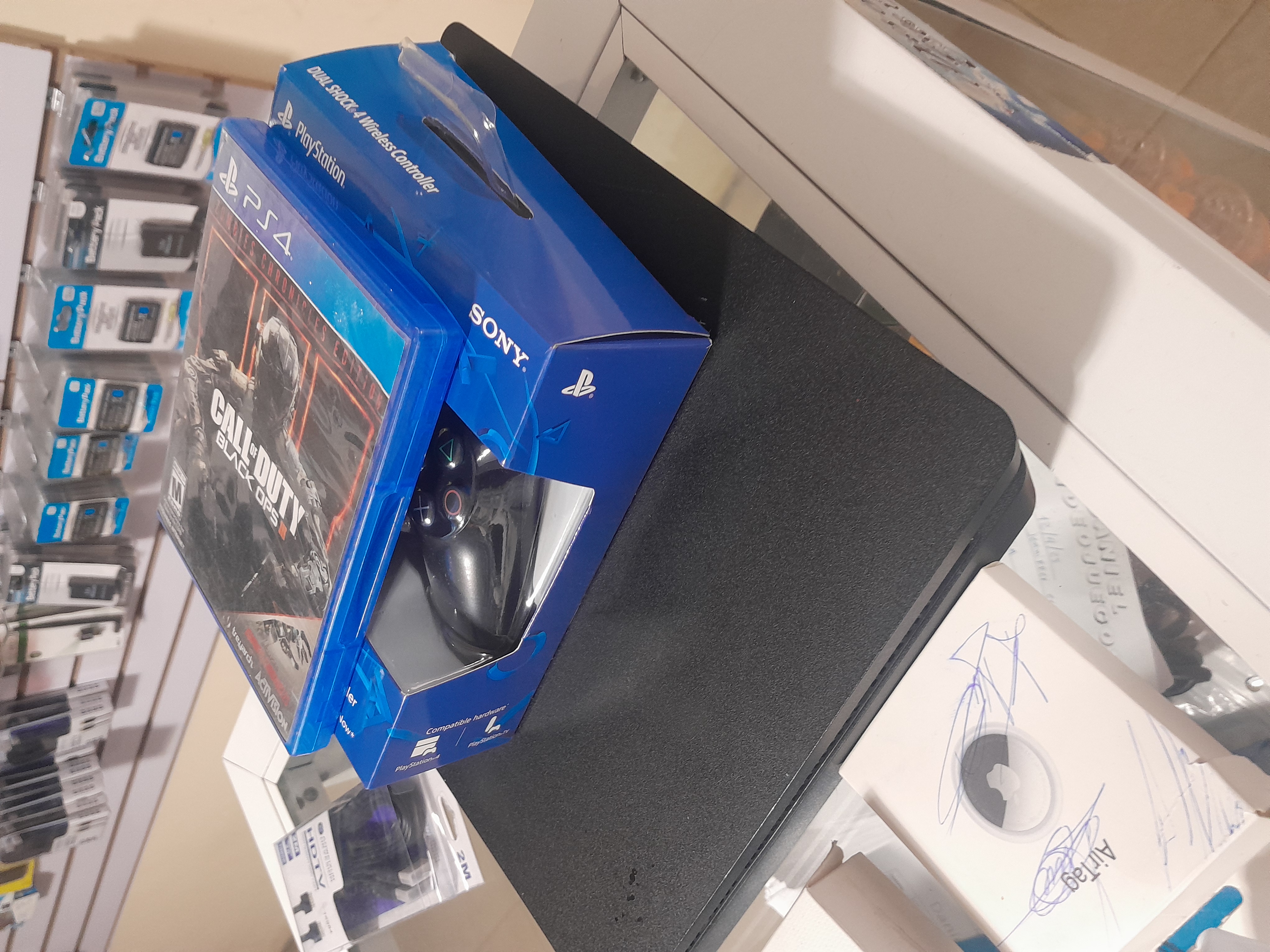 consolas y videojuegos - Vendo Ps4 Slim de 1 BT