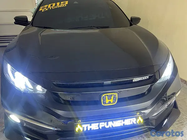 carros - Honda civic 2019 EX-T en perfectas condiciones 

Gomas nuevas 
Aire 10/10 
 13