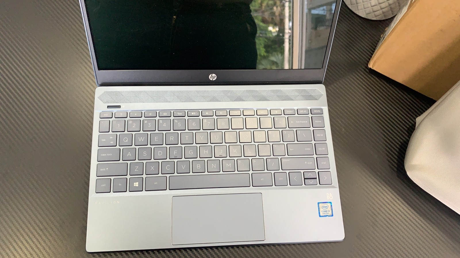 computadoras y laptops - Laptop HP i3 8GB 128 SSD 13 PLG Silla para oficina Gratis !! 2