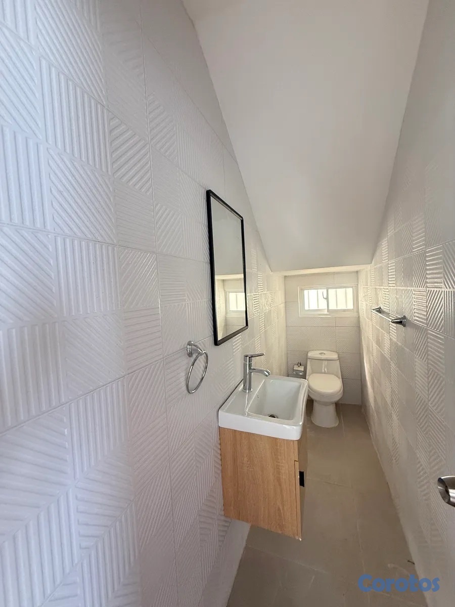 casas - Se alquila casa en los Cacicazgos, 2 niveles 3 habitaciones  7