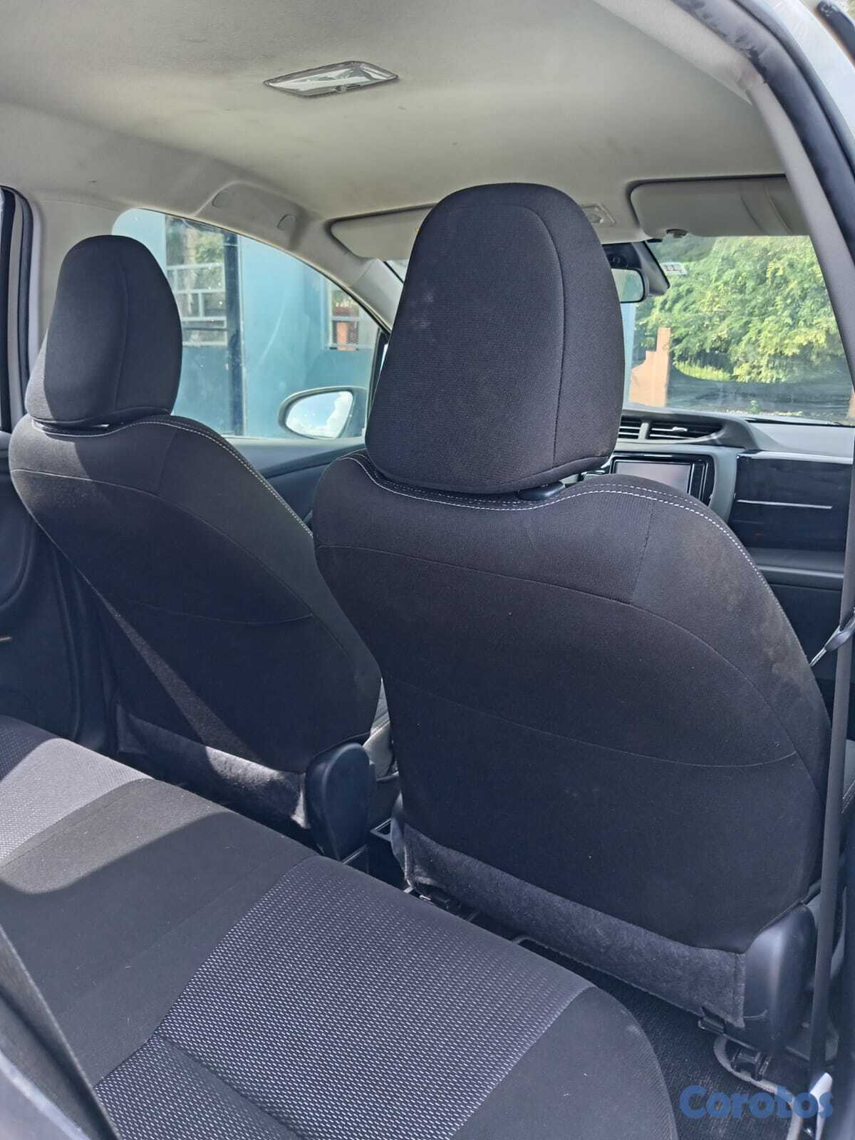 carros - VENDO TOYOTA VITZ 2020 INICIAL 120,000 FINANCIAMIE 8