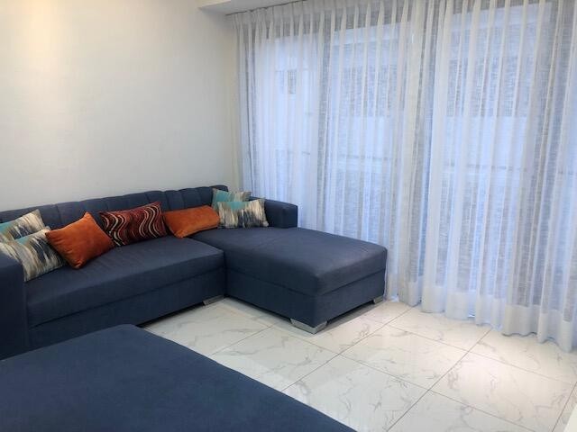 apartamentos - Apartamento en venta #23-1462 de oportunidad, piso alto, amueblado, una hab. 0