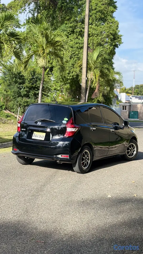 carros - Nissan Versa Note 2018  8