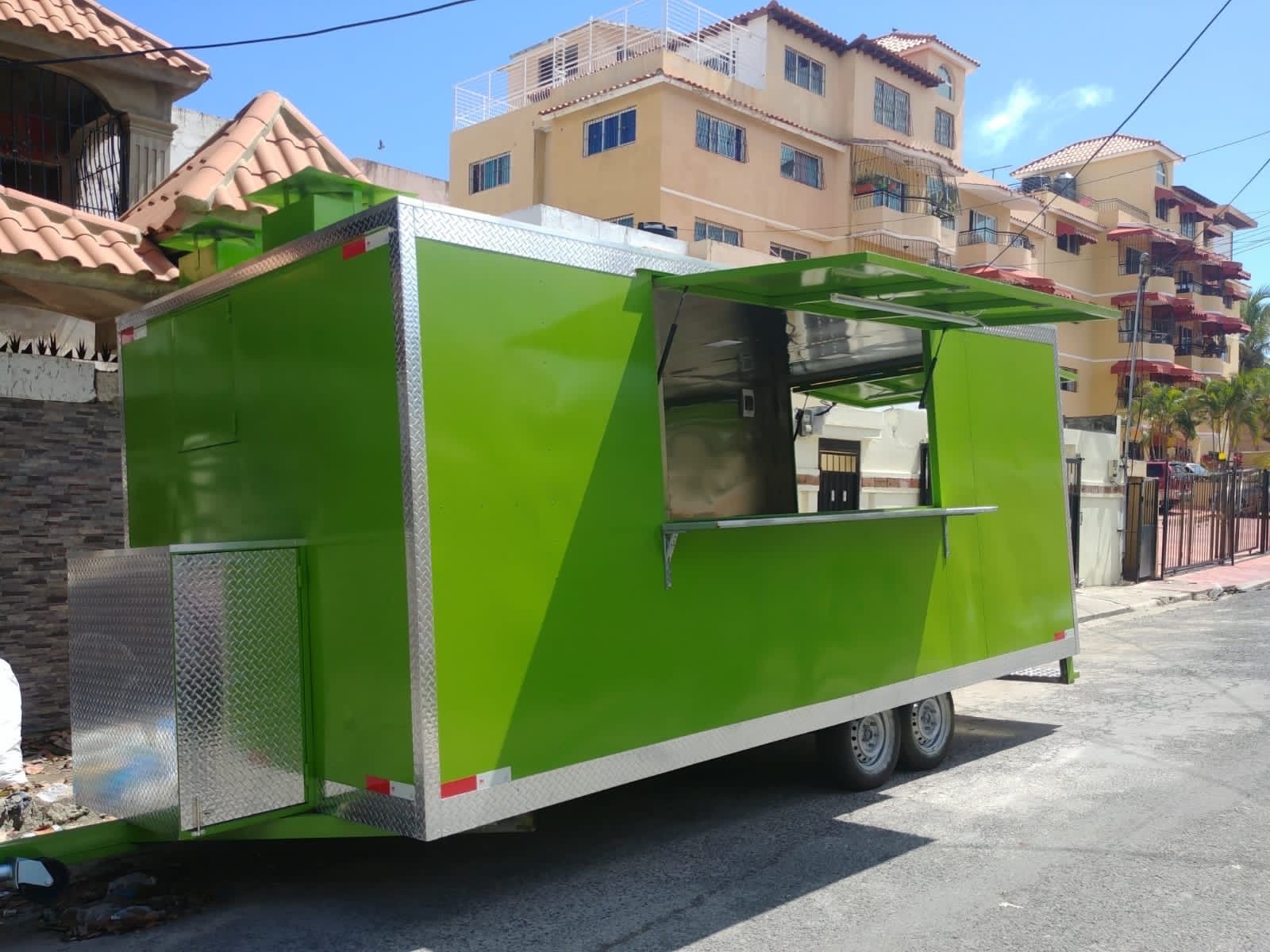 servicios profesionales - Preparación de estructura Food Truck.
¡Damos forma a tu idea sobre ruedas! 1