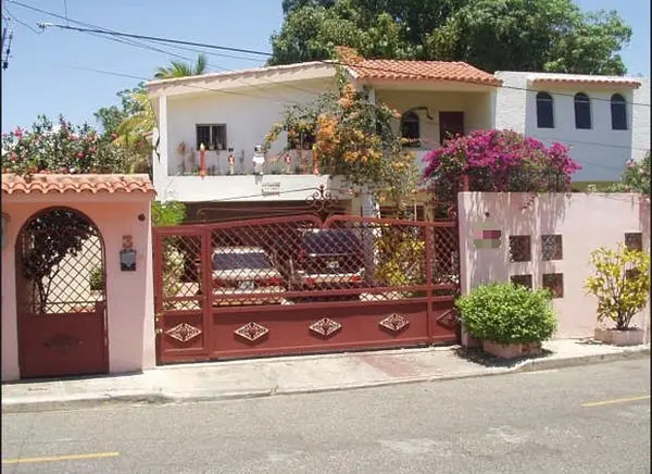 casas - Casa en venta de dos niveles en COSTA VERDE 1