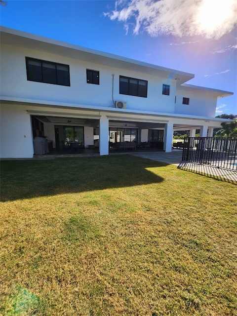 casas - Venta de casa cerros de Arroyo Hondo de 1,040mts Distrito Nacional con piscina 4