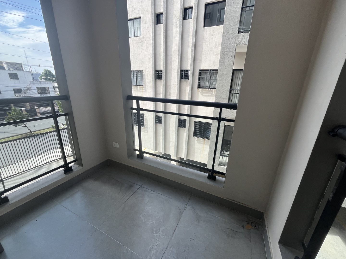 apartamentos - Arroyo Hondo Viejo piso 3 2 habitaciones 2.5 banos 2 parqueos balcon