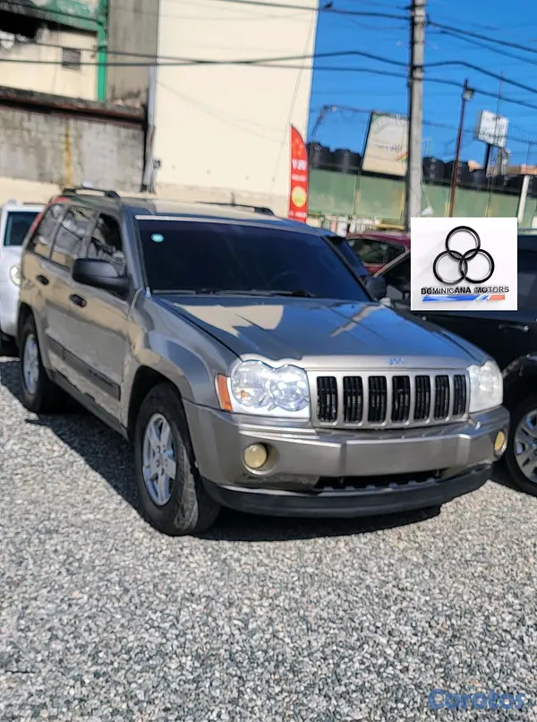 jeepetas y camionetas - JEEP GRAND CHEROKEE LAREDO 2006 3