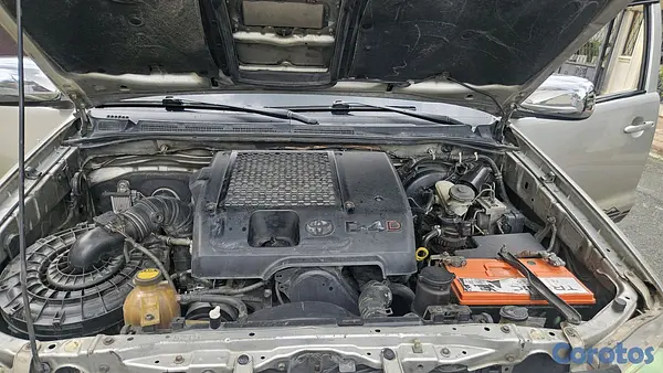 jeepetas y camionetas - Toyota hilux 4x4 8