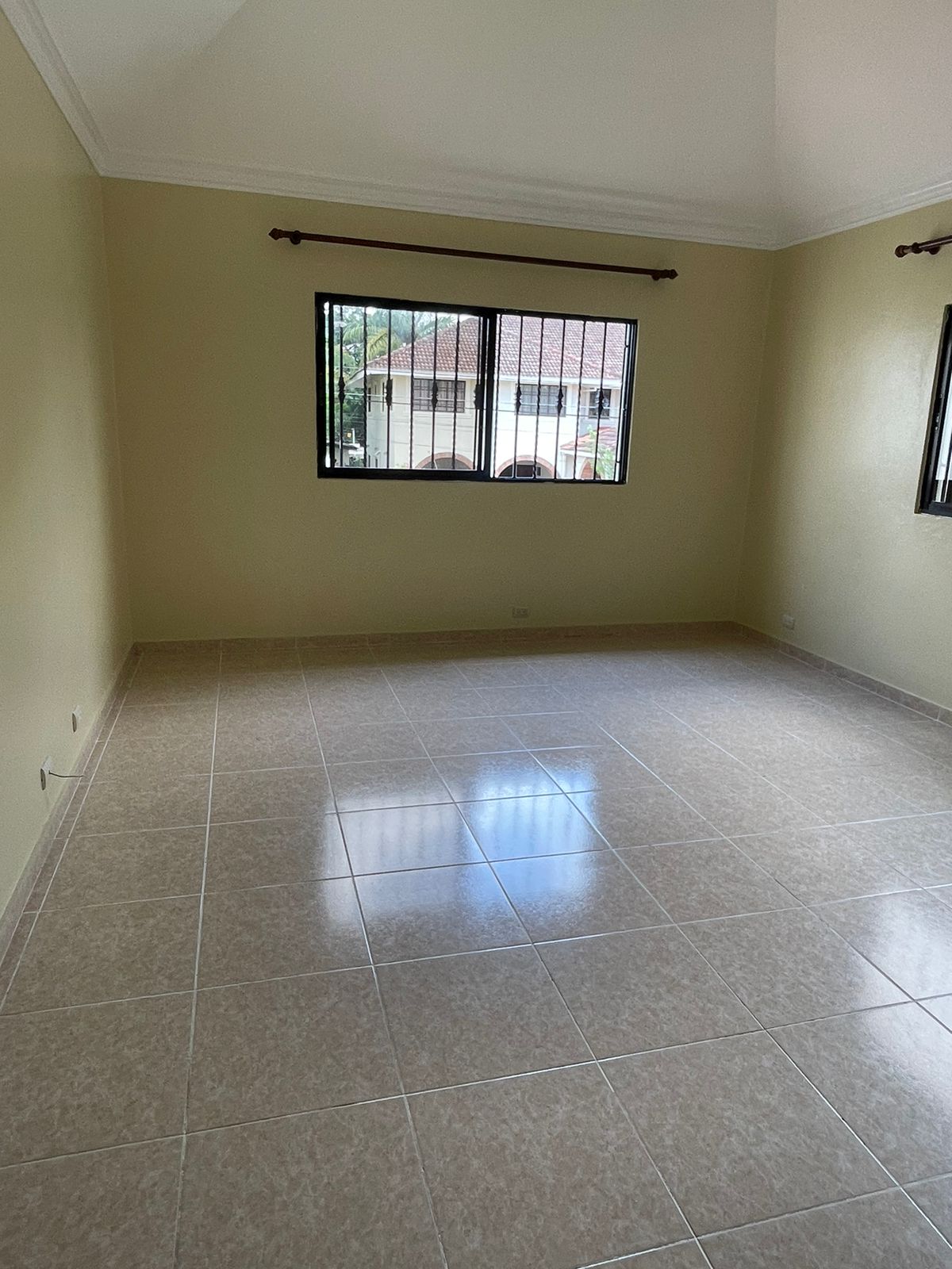 casas - 🏡 Venta de Casa en Arroyo Hondo III 🌳✨ 6