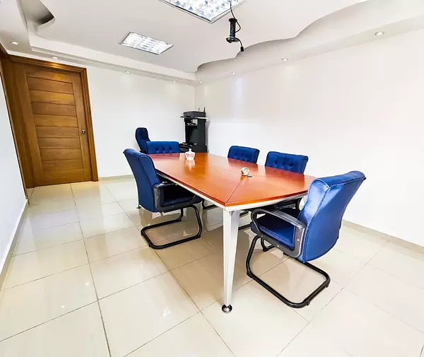 oficinas y locales comerciales - Local céntrico y amplio  7