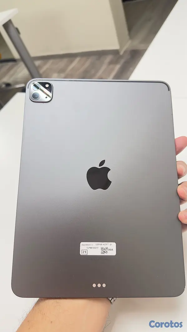 celulares y tabletas - iPad Pro 11" (3ra Gen) 128GB - Impecable con cover y teclado
 3