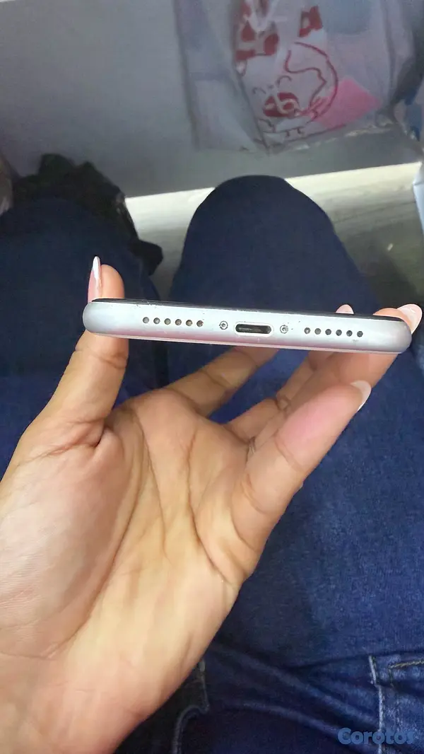 celulares y tabletas - IPhone 11 de 128 GB

 6