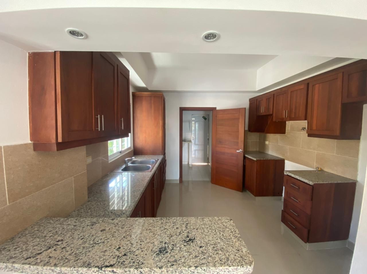 apartamentos - Apartamento en Alquiler
RENACIMIENTO
USD 1,200.00 (Mantenimiento incluido)

 6