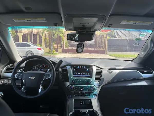 jeepetas y camionetas - Chevrolet Suburban LT 2017 7