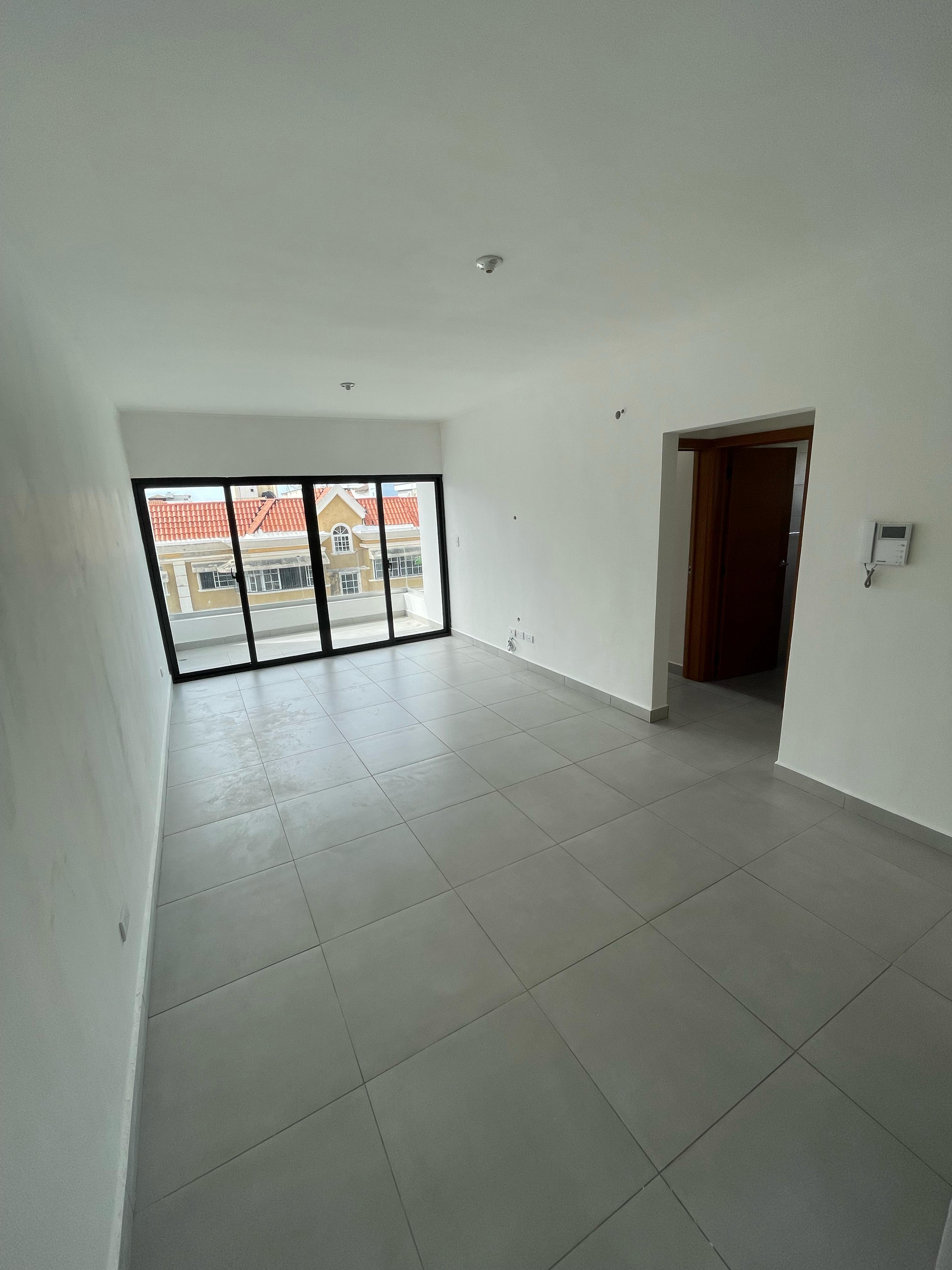 apartamentos - Se Alquila Apartamento Con Area Social En Evaristo 4