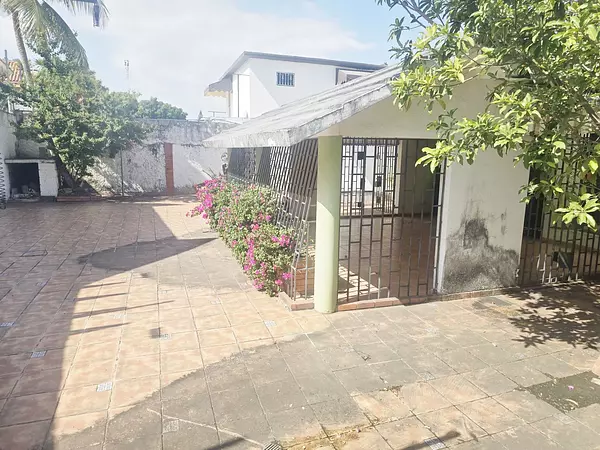 casas - Casa en Venta céntrica y comercial  5
