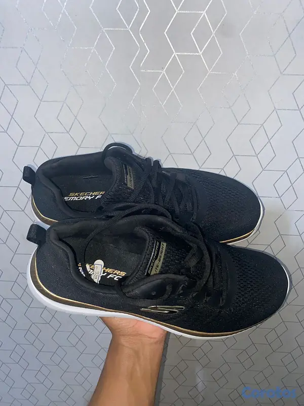 zapatos unisex - Tenis Skechers Originales Negros- Como Nuevos 2
