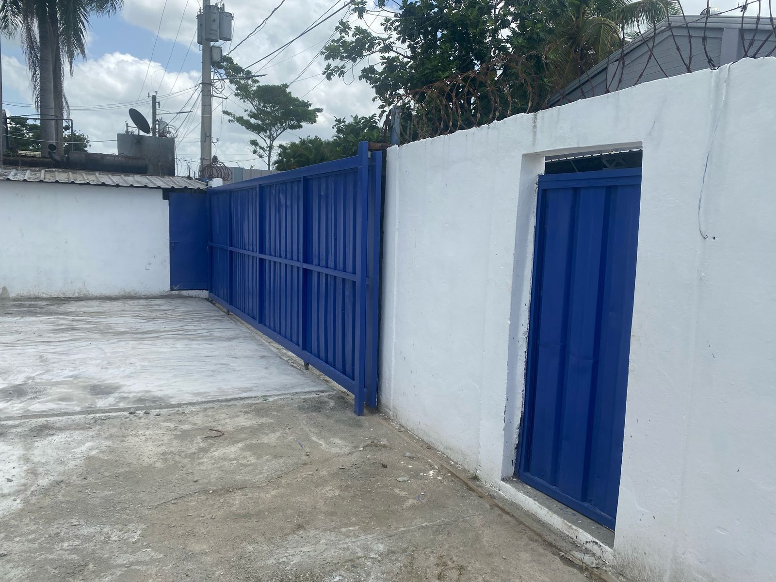 oficinas y locales comerciales - Nave en Alquiler en el KM17 de la Aut. Duarte 2