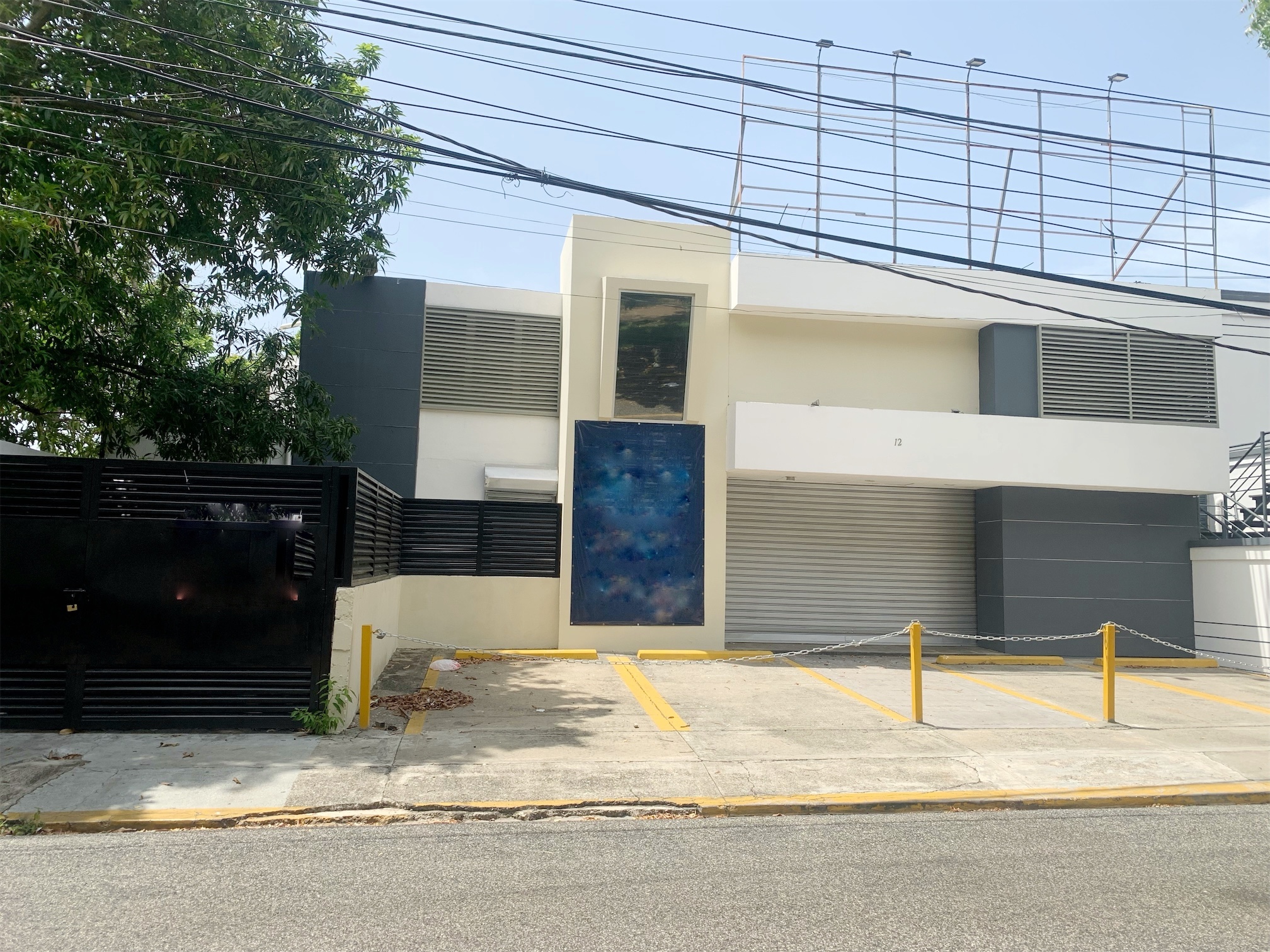 oficinas y locales comerciales - Local amplio dos niveles 4