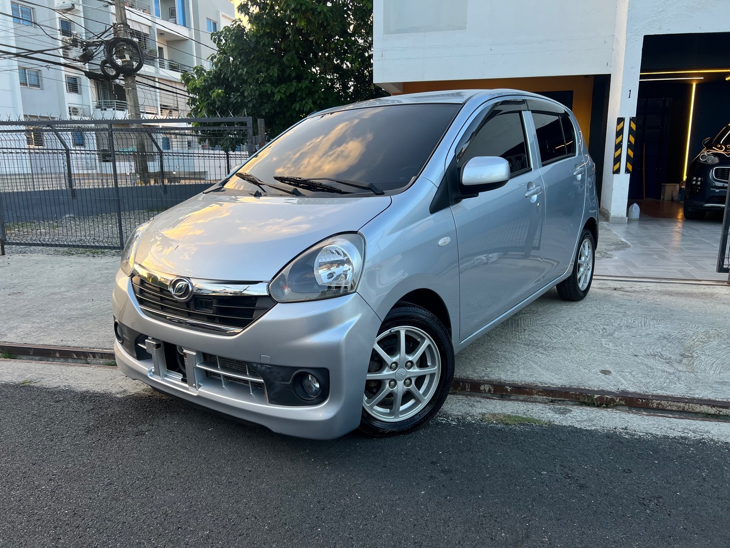 carros - DAIHATSU MIRA 2017