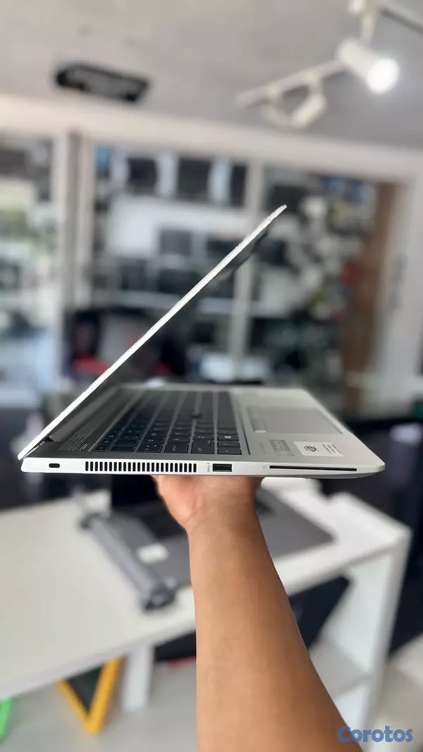 computadoras y laptops - Hp elitebook 840 G5 i58va gen. 256gb ssd 8gb ram  4