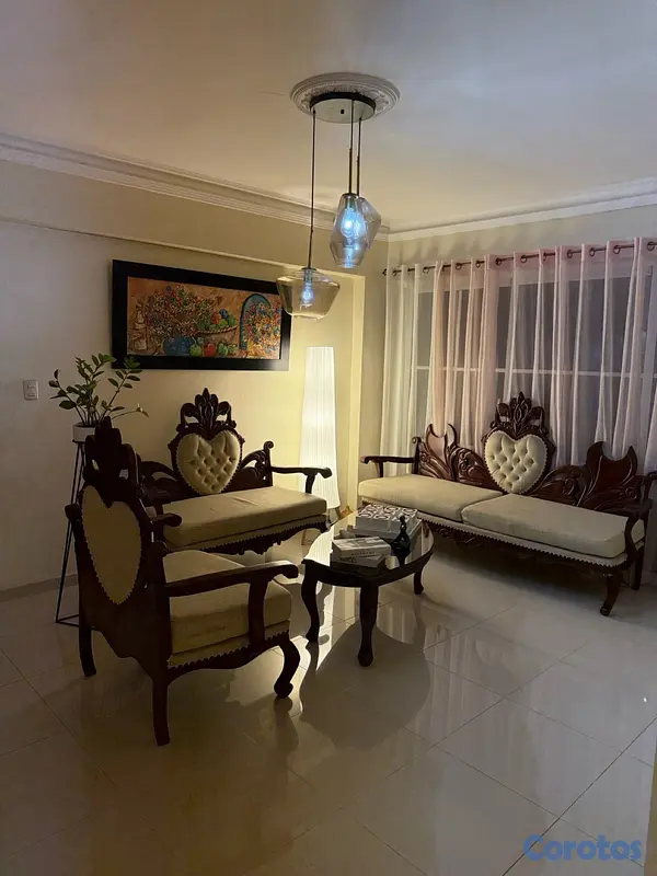 muebles y colchones - JUEGO DE MUEBLES EN CAOBA / $80,000 / ESTILO “LUIS V” / NEG.  3