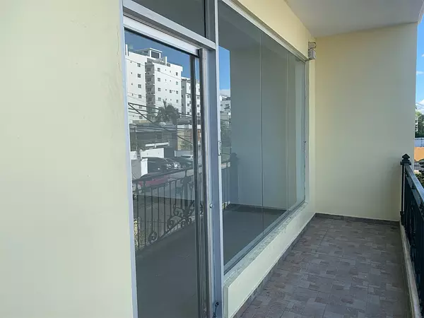 oficinas y locales comerciales - Local en la Julieta Morales 2