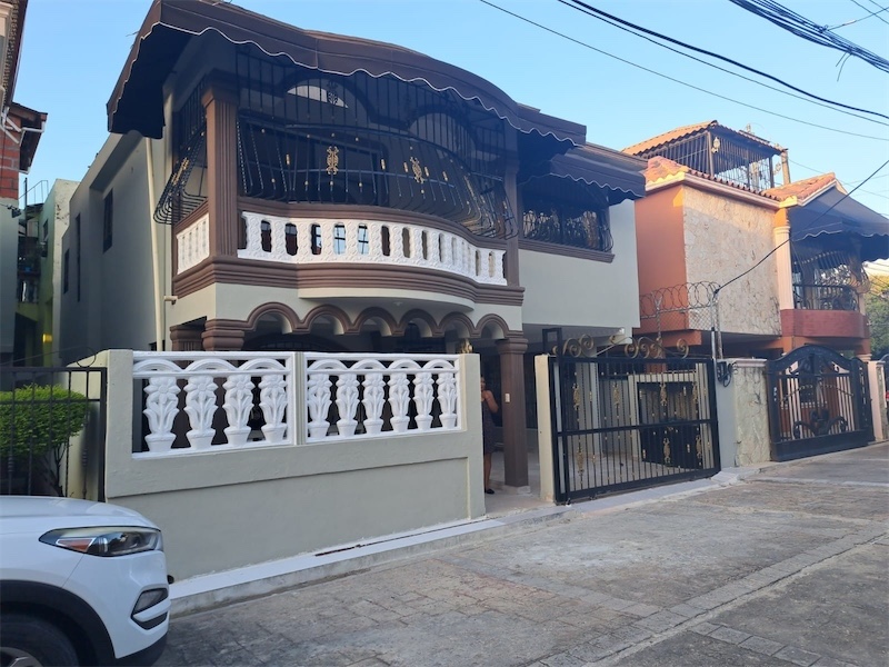 casas - Venta de casa en Alma Rosa 2da residencial cerrado Santo Domingo este