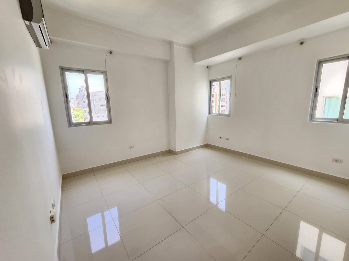 apartamentos - Alquiler de Amplio apartamento en zona Serralles  de dos habitaciones  9