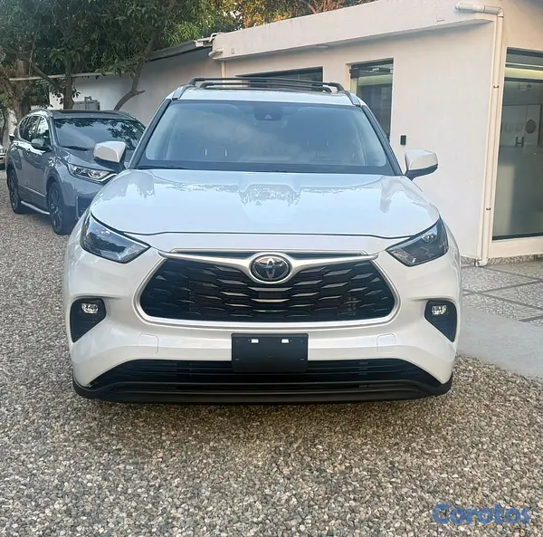jeepetas y camionetas - Toyota higlander xle 2022 clean carfax  5