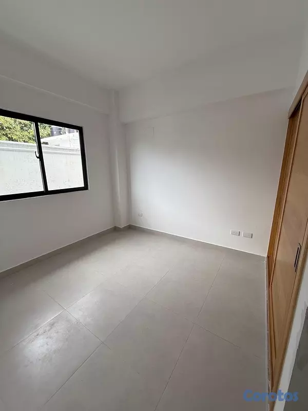 apartamentos - alquiló piso 5 avenida independencia jardines del Sur dos habitaciones parqueo  8