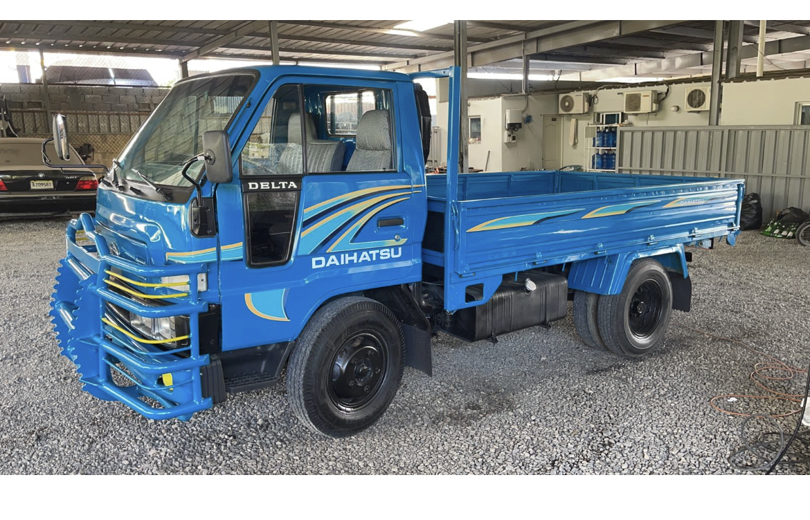 otros vehiculos - Camión Daihatsu azul 1998