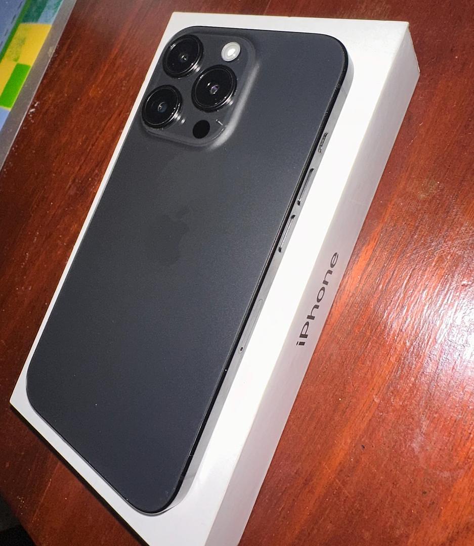 celulares y tabletas - IPhone 15 Pro 128G de Claro