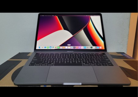 computadoras y laptops - Mac book Pro Retina intel Core i7 Mem 16gb ddr4 Disco SSD 512GB AÑO 2018