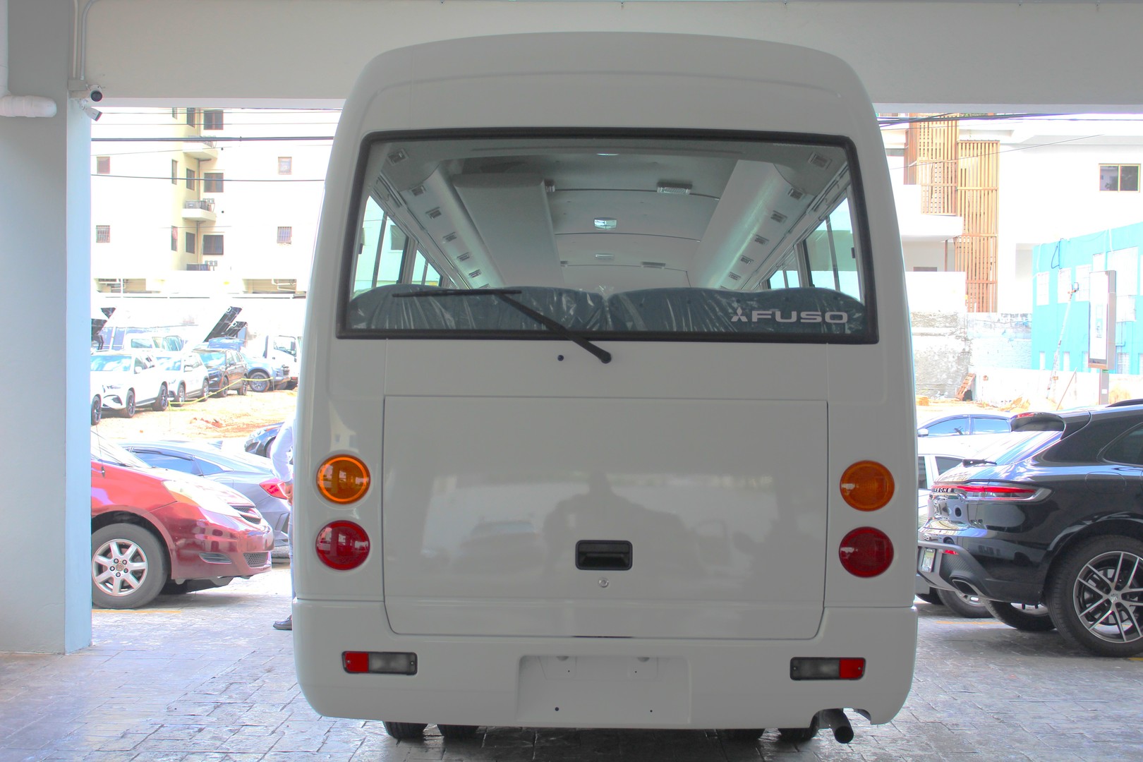 camiones y vehiculos pesados - Mitsubishi Rosa 2026 3
