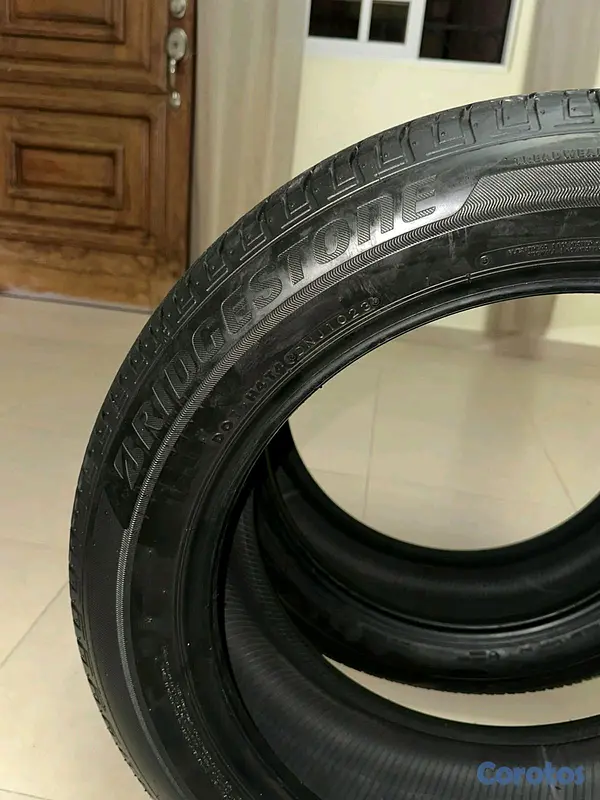 accesorios para vehiculos - Gomas Brigestone 225/55R19  2