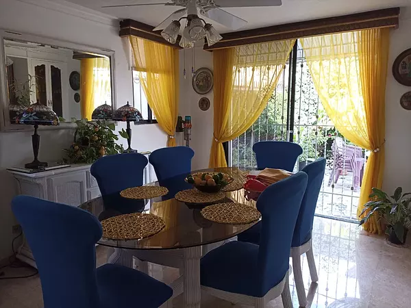 casas - VENDO CASA DE DOS NIVELES EN LA URBANIZACIÓN TROPICAL.AV. INDEPENDENCIA KM 71/2 9
