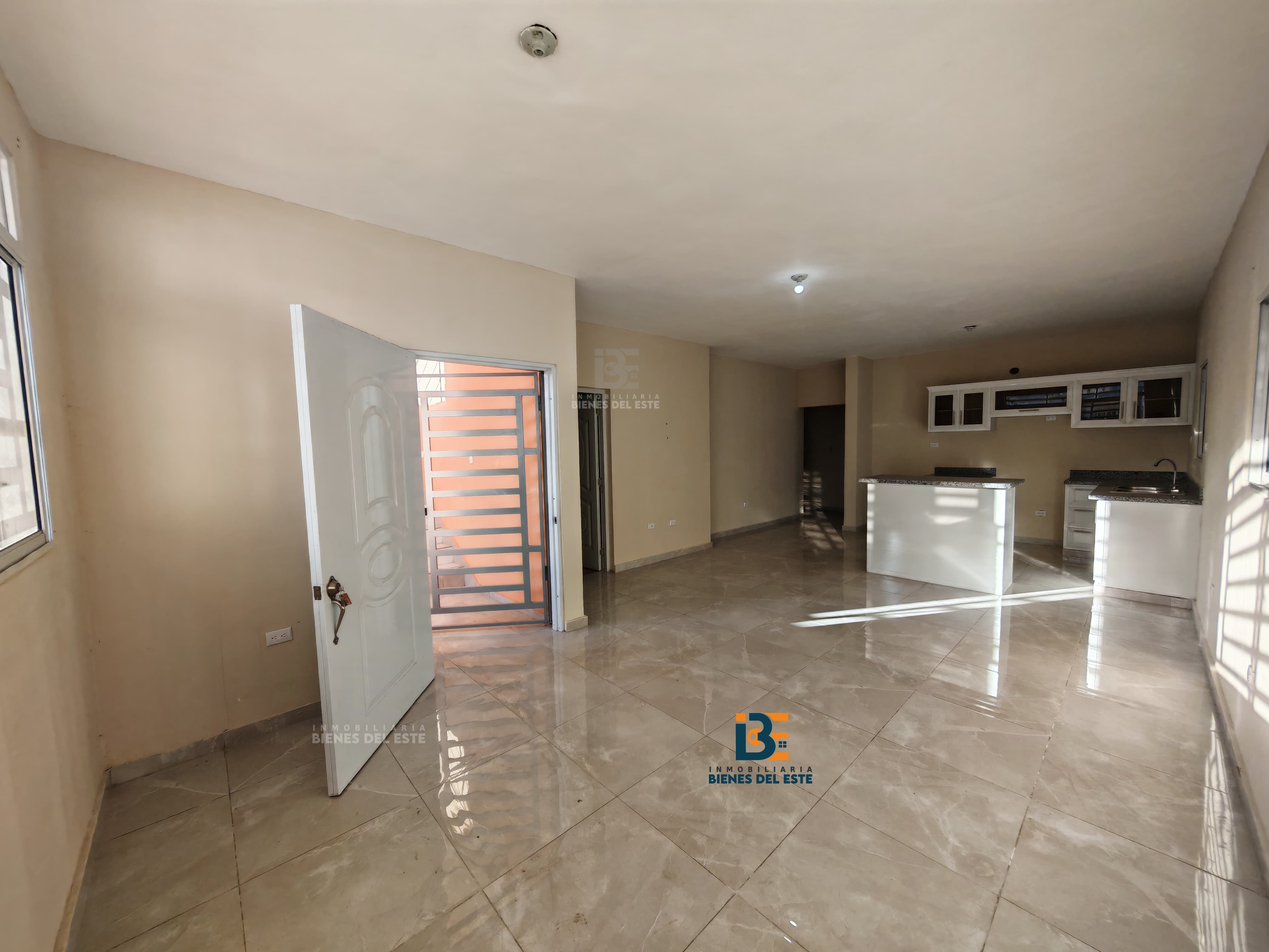 apartamentos - Apartamento Amplio y con 3 Baños y Parqueo
