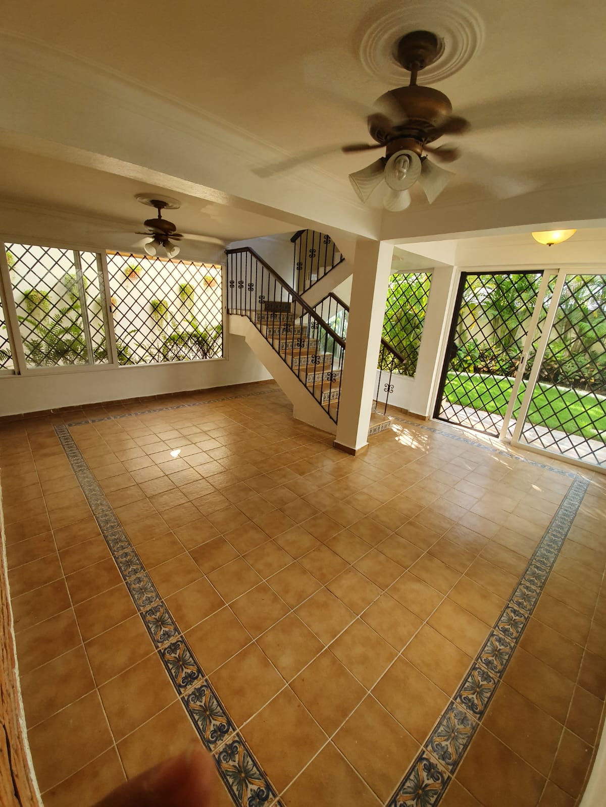 casas - 🏡 Venta de Casa en Arroyo Hondo III 🌳✨ 4