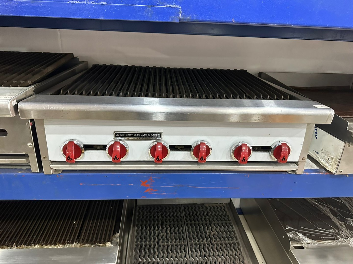 equipos profesionales - Parrilla de 36" American Range a Gas 6