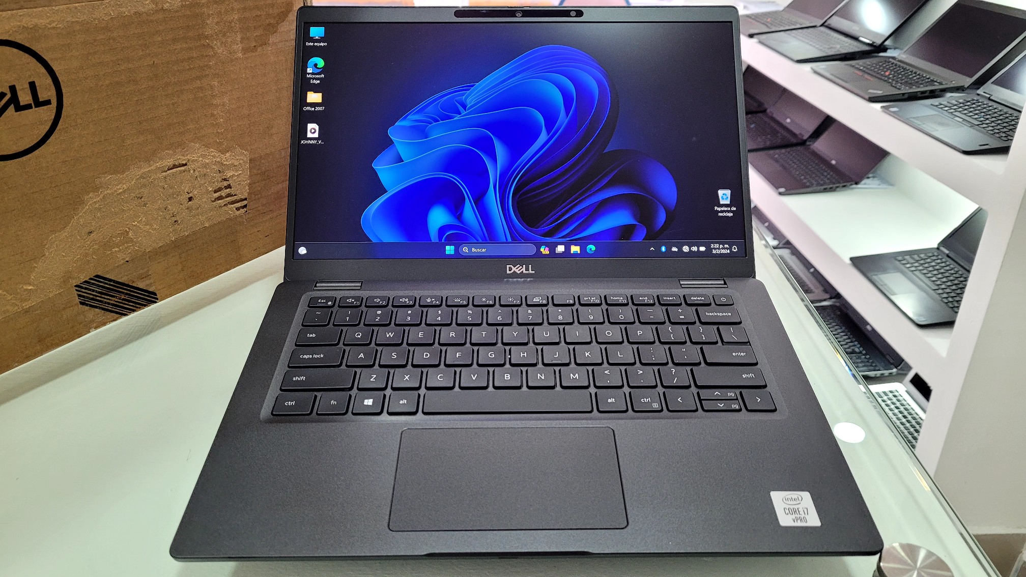 computadoras y laptops - Dell Touch 7310 13.3 Pulg Core i7 10th Gen Ram 8gb ddr4 Disco m2 1000gb Solido 