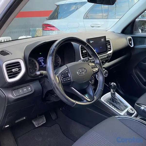 jeepetas y camionetas - HYUNDAI VENUE SEL 2022 4