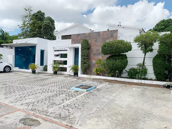 oficinas y locales comerciales - Propiedad comercial de oportunidad 2