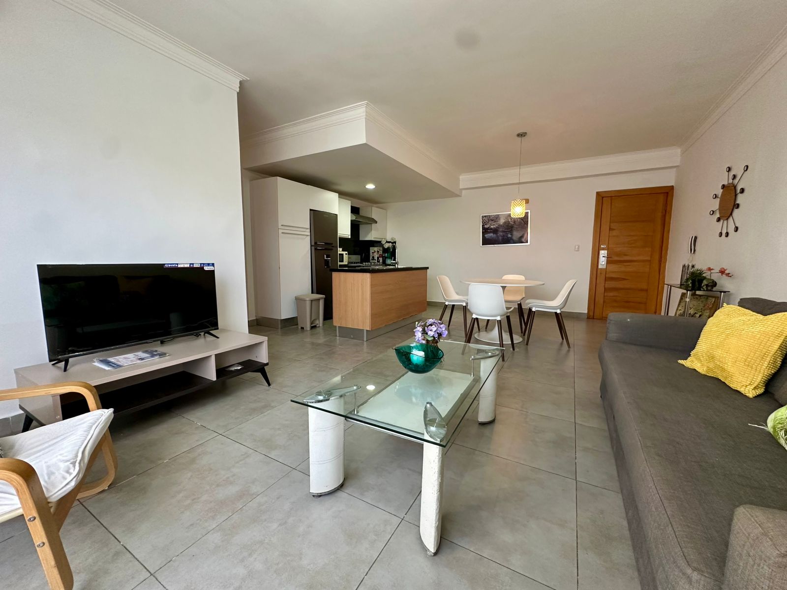 apartamentos - Venta o Alquiler en Gazcue para vivir o invertir 0