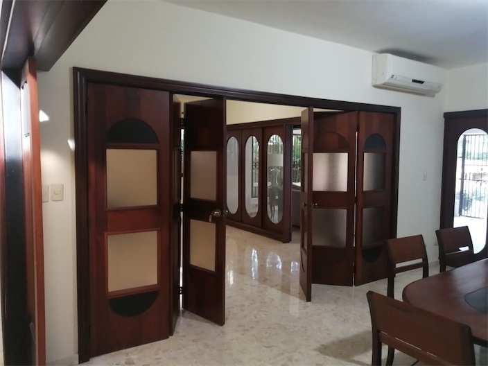 casas - Venta de casa en bella vista Distrito Nacional Santo Domingo 7