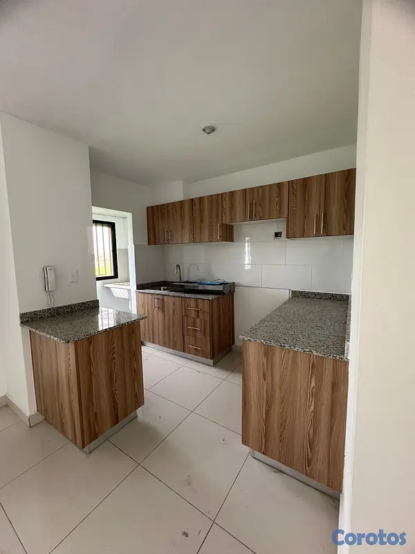 apartamentos - 🏡 APARTAMENTO EN VENTA – 1ER PISO CON PATIO Y 2 PA 14