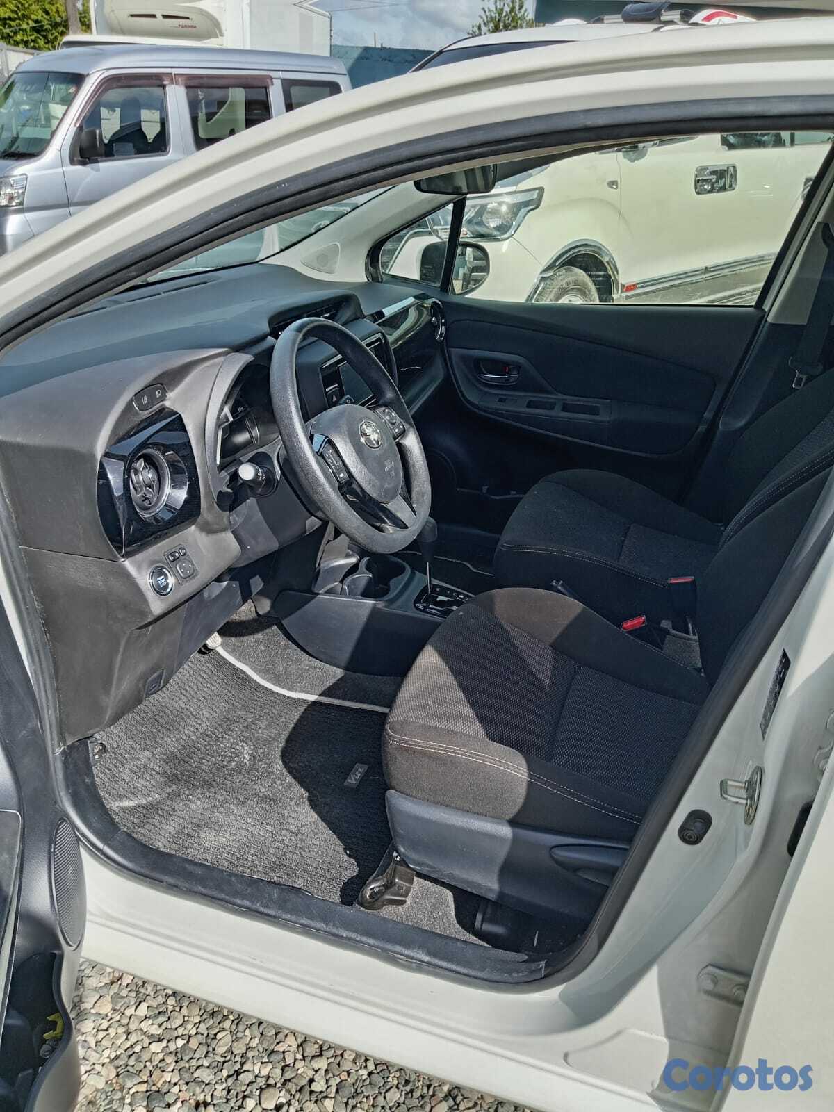 carros - VENDO TOYOTA VITZ 2020 INICIAL 120,000 FINANCIAMIE 10