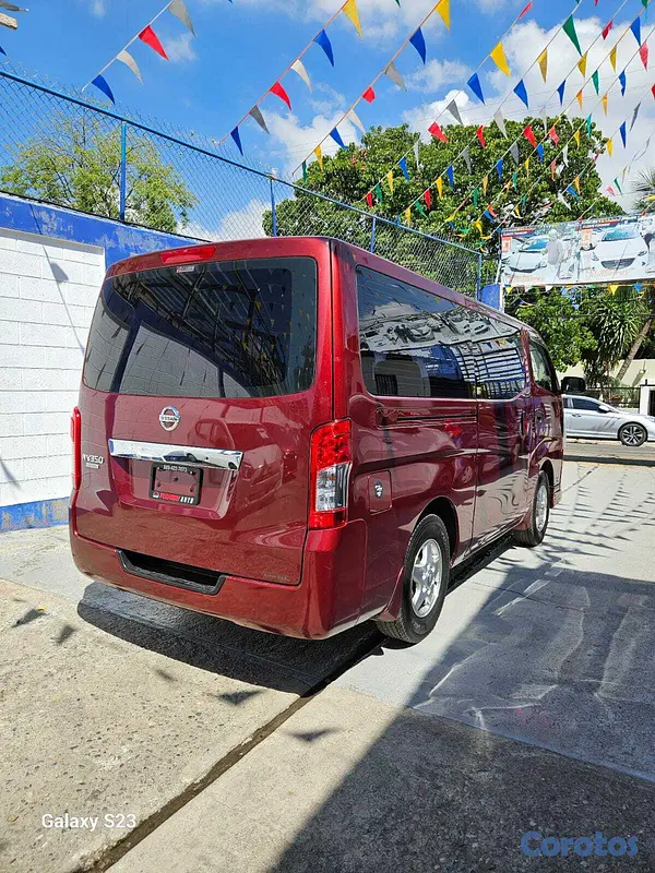 otros vehiculos - NISSAN CARAVAN NV350 5